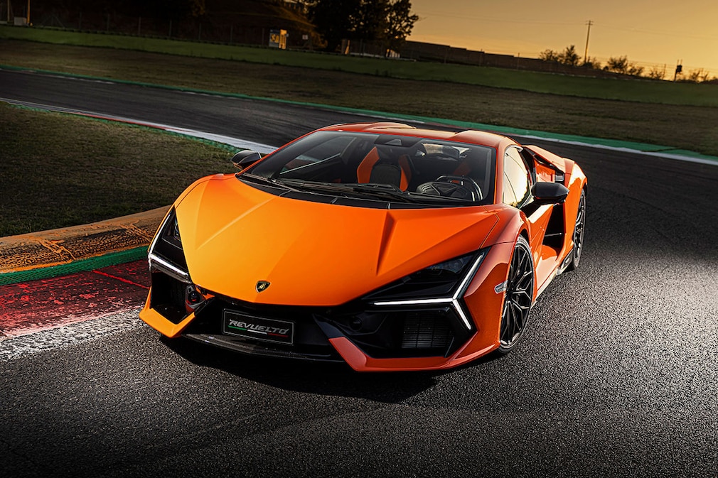 Lamborghini Revuelto