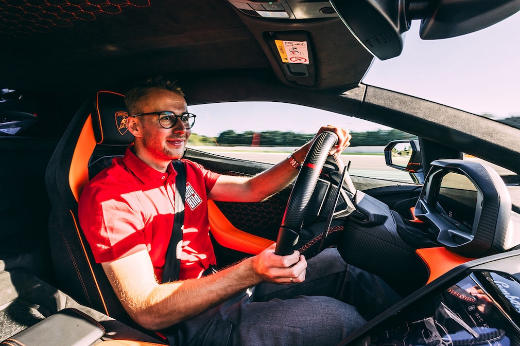 Lamborghini Revuelto