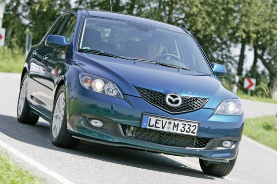 Der Mazda3 fährt stramm und sportlich. Entsprechend straff ist die Federung.