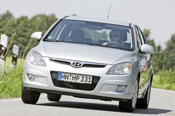 Der i30: Vorne erinnert er an den Mazda3, hinten an den 1er BMW. Dennoch zeigt er eine eigene Linie.