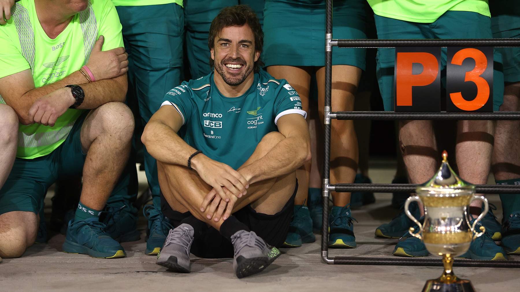 Formel 1 Fernando Alonso Alter schützt vor Pokalen nicht AUTO BILD