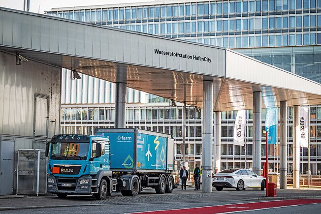 Deutschlands erste Wasserstoff-Tank in der Hamburger Hafencity