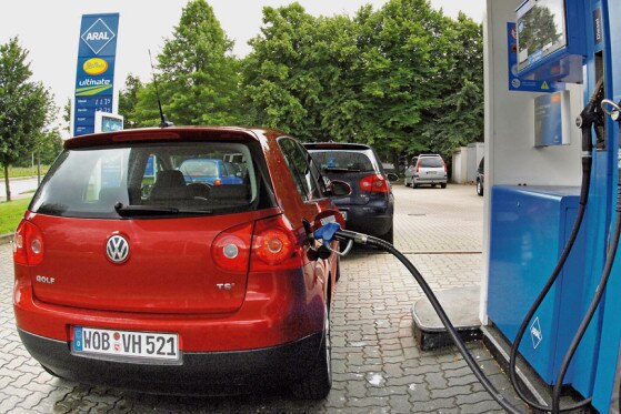 Abgerechnet wird an der Tankstelle. Hier ziehen die TSI den Kürzeren.
