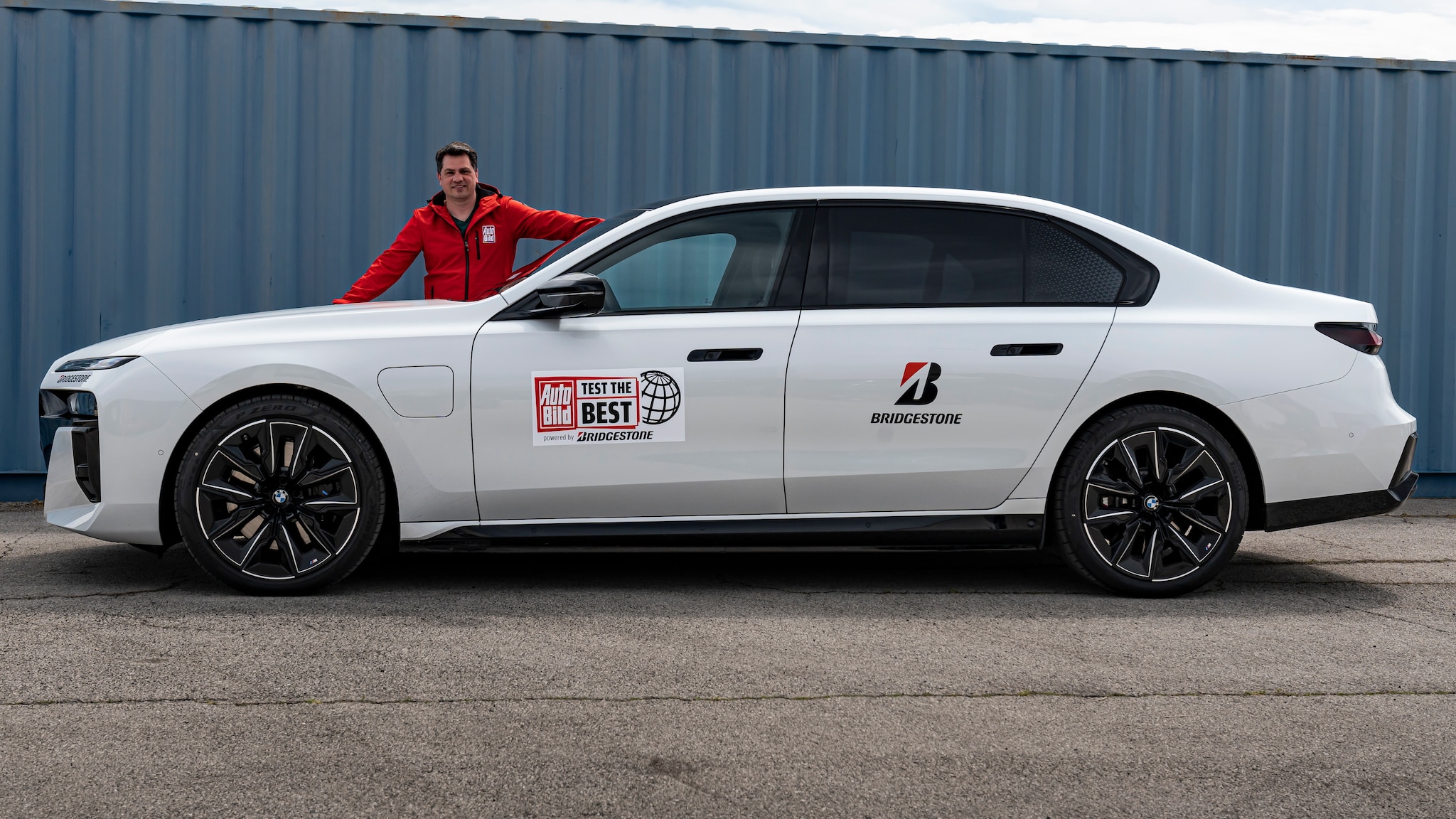 BMW M760e (2023) erster MBMW mit PluginHybridantrieb AUTO BILD