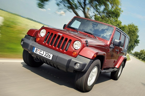 Im Vergleich zum Land Rover fährt der Jeep um Welten besser. Ja, er ist eine andere Welt.