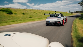 Porsche GT3 RS gegen VW Käfer 1600