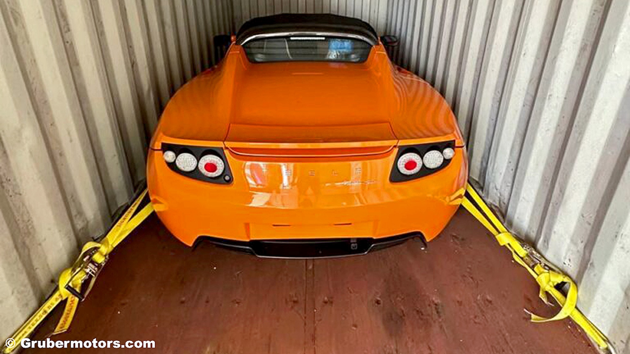 Drei Tesla Roadster 2010 ber Jahre In Containern Vergessen AUTO BILD drei-tesla-roadster-2010-ber-jahre-in-containern-vergessen-auto-bild