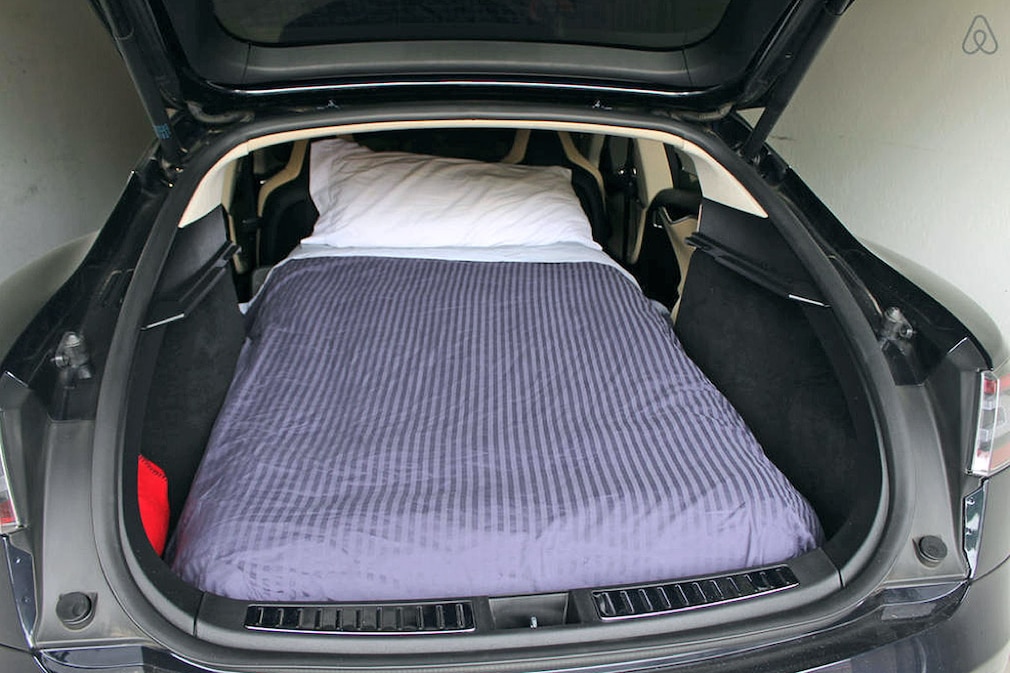 Schlafen im AUTO Tipps: Ist es erlaubt, gefährlich? Packliste