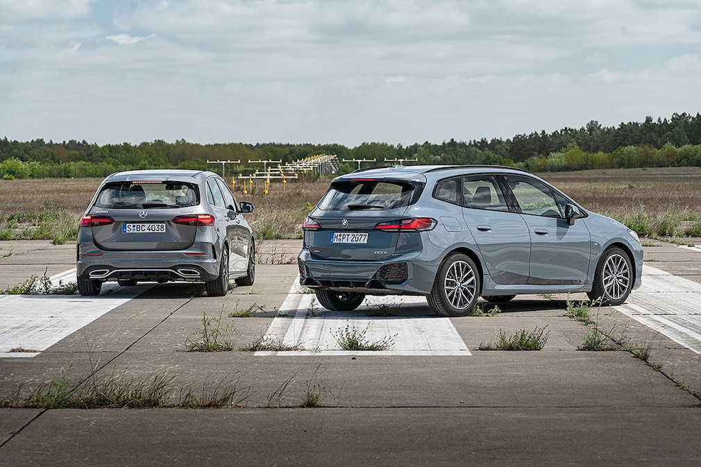BMW 223i xDrive Active Tourer Mercedes B 250 4Matic