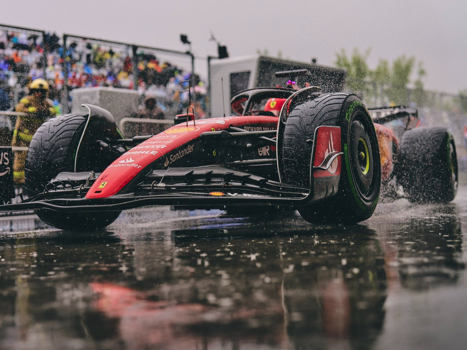 Formel 1 - Kurios Leclerc profitiert von Ferraris Unvermögen
