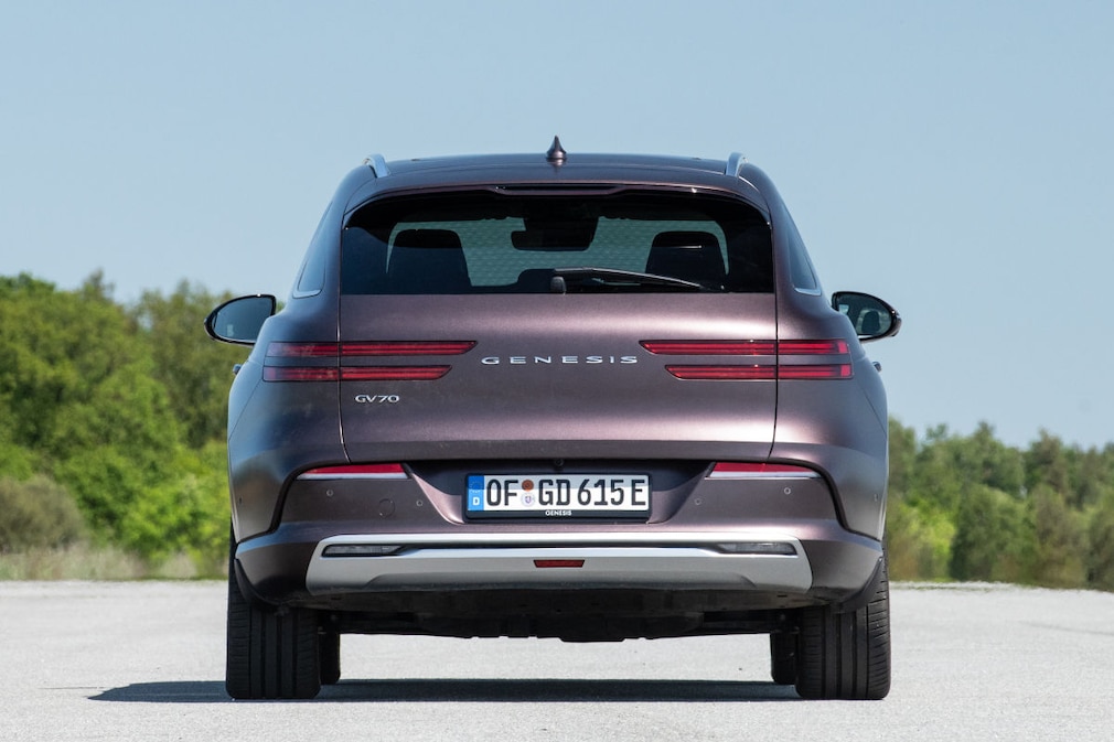 Genesis Electrified GV70