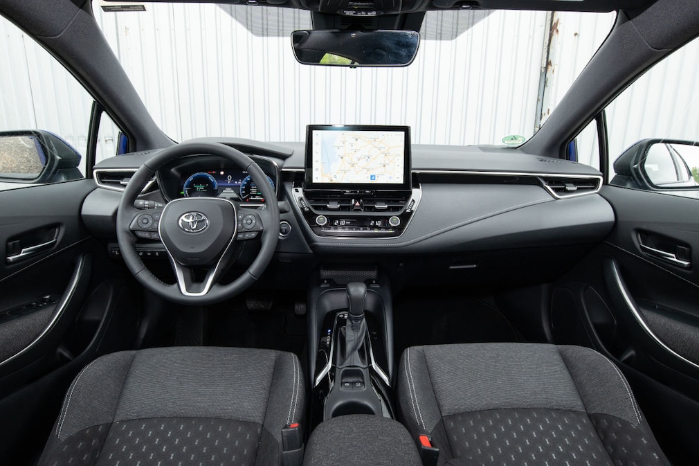 VT_Ford_Focus_1.0_EcoBoost_Toyota_Corolla_1.8_Hybrid