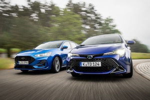 Ford Focus 1.0 EcoBoost Hybrid Toyota Corolla 1.8 Hybrid