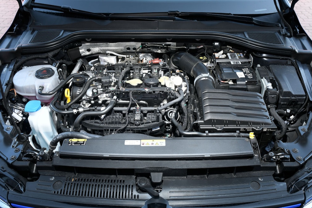 VW Golf R Performance