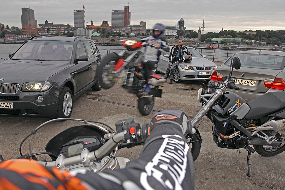 BMW-Vergleich  Auto gegen Motorrad