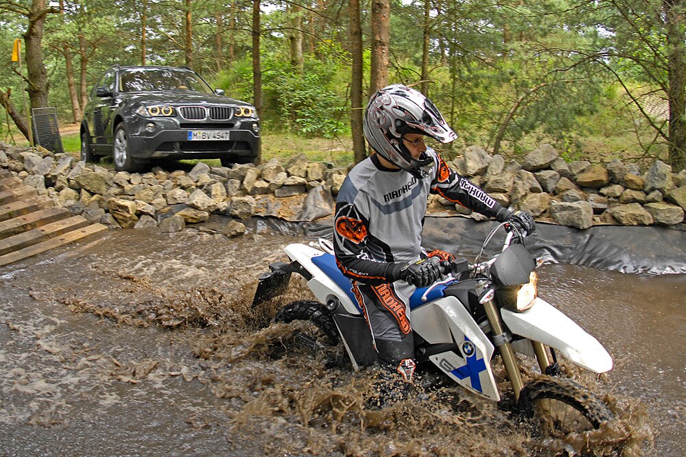 BMW X3 2.5si, BMW G 650 X Challenge