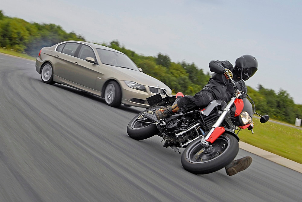 BMW 325i, BMW G 650 X Moto