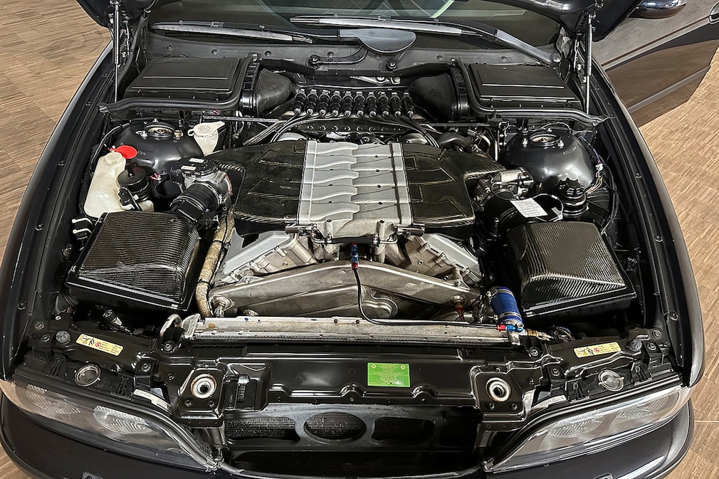 BMW M5 W10