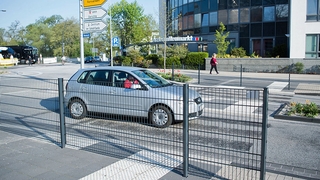 Zebrastreifen mit Zäunen in Celle