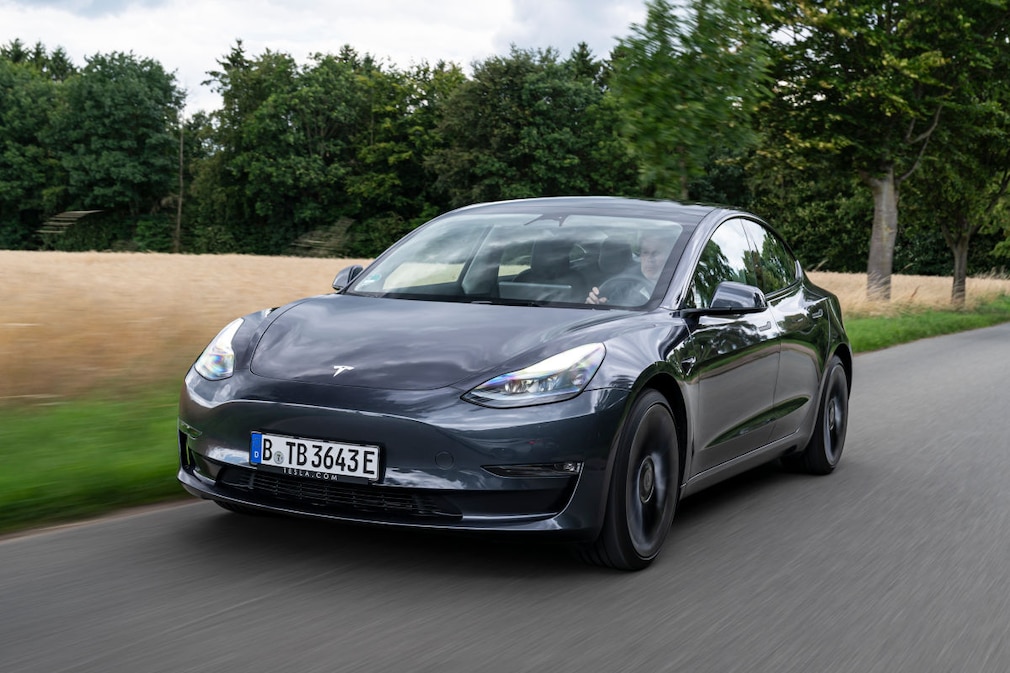 Tesla Model 3 Performance