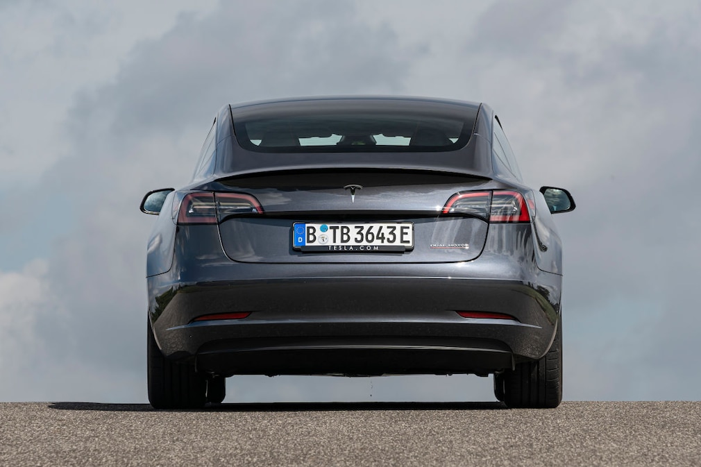 Tesla Model 3 Performance