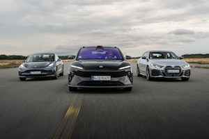 BMW i4 M50 Nio ET5 (100 kWh) Tesla Model 3 Performance