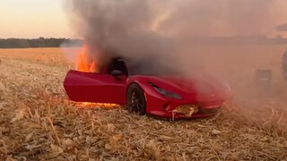 Ferrari F8 Tribute zerstört