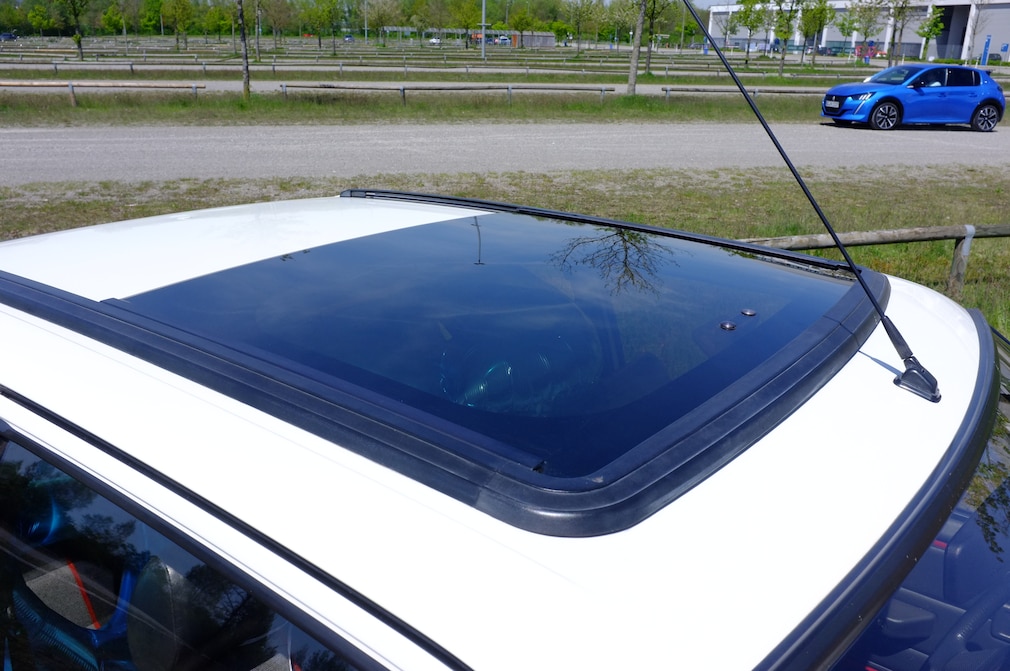 Großes, grandioses Glasdach im 205 GTI