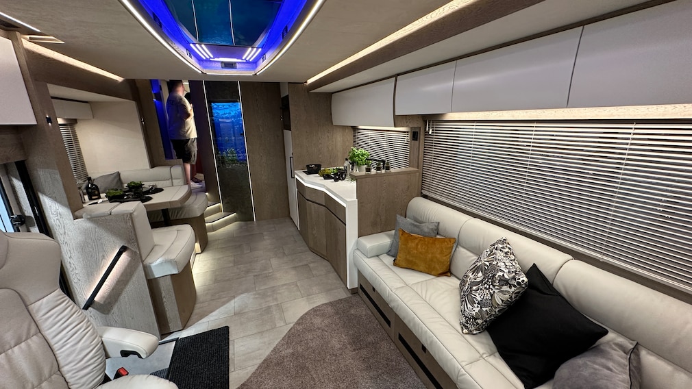 Caravan Salon in Düsseldorf: XXL-Reisemobile und Luxus-Wohnwagen