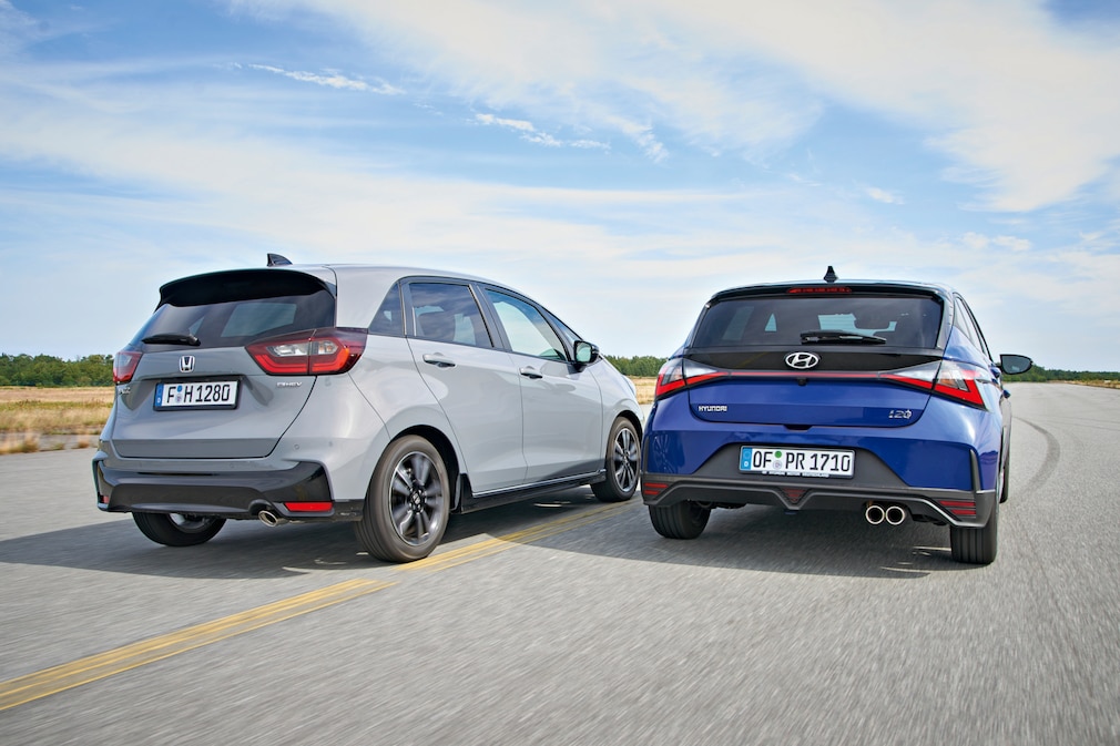 Honda Jazz e:HEV 1.5 i-MMD Hybrid  Hyundai i20 1.0 T-GDI 48V-Hybrid