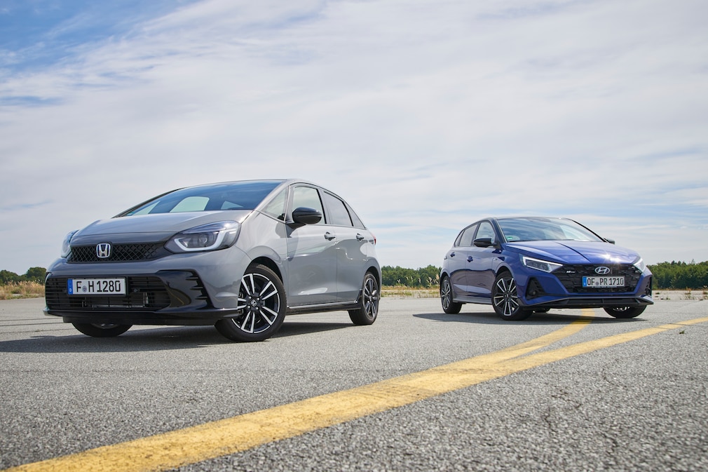 Honda Jazz e:HEV 1.5 i-MMD Hybrid  Hyundai i20 1.0 T-GDI 48V-Hybrid