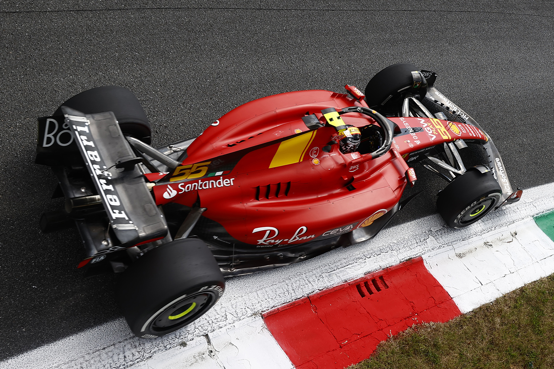 Formel 1 Sainz im Ferrari-Mekka vorn