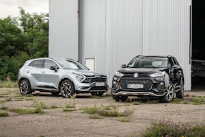 Kia Sportage 1.6 T-GDI PHEV Suzuki Across 2.5 PHEV
