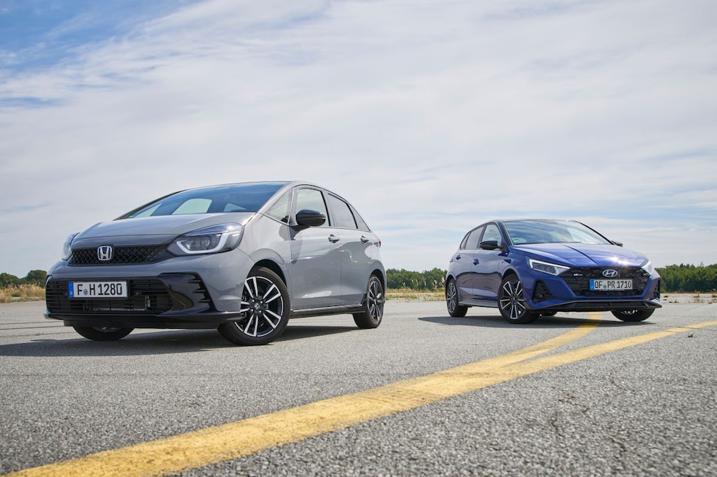 Honda Jazz e:HEV 1.5 i-MMD Hybrid  Hyundai i20 1.0 T-GDI 48V-Hybrid