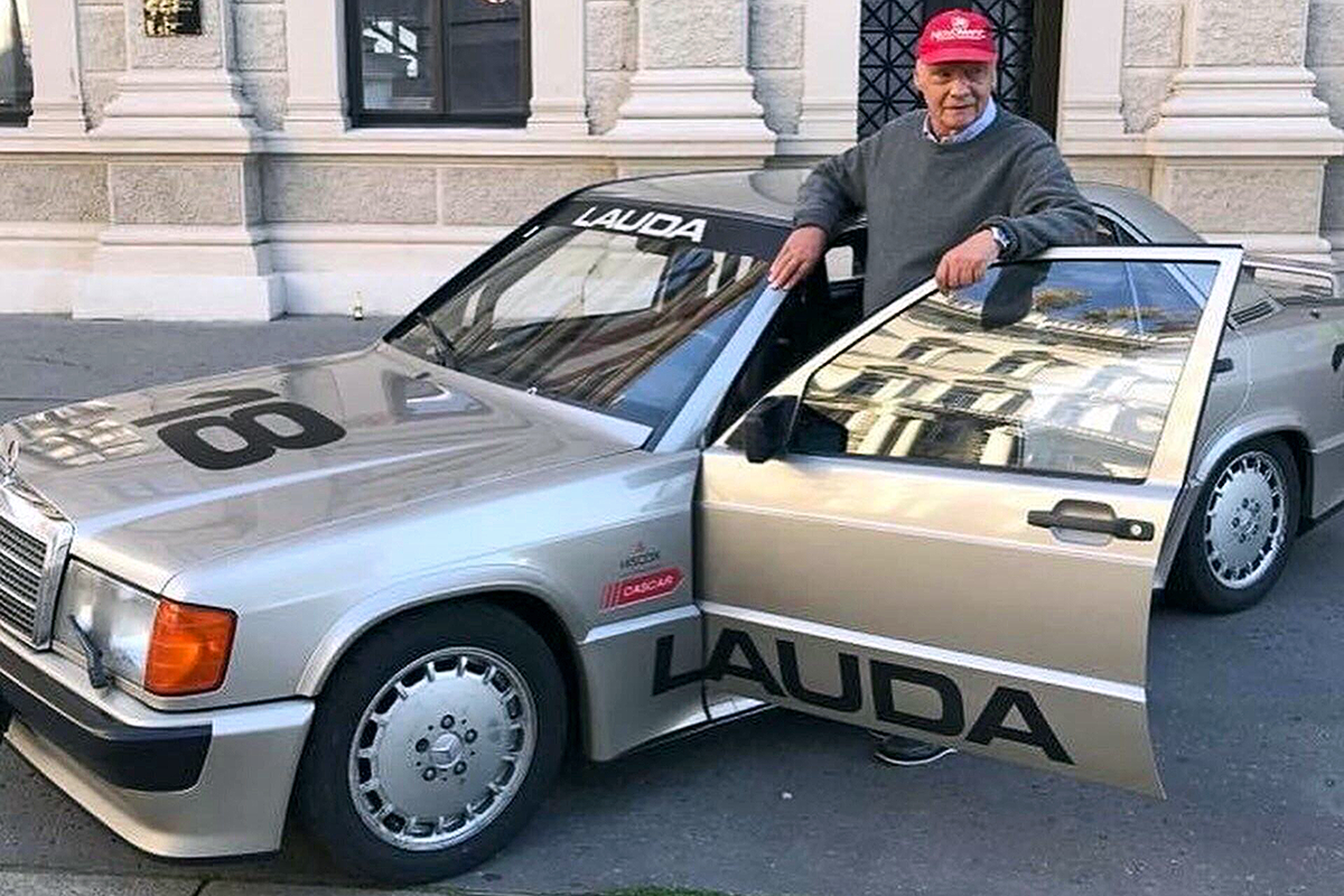 Mercdes 190 E 2.3-16 von Niki Lauda wird versteigert - AUTO BILD