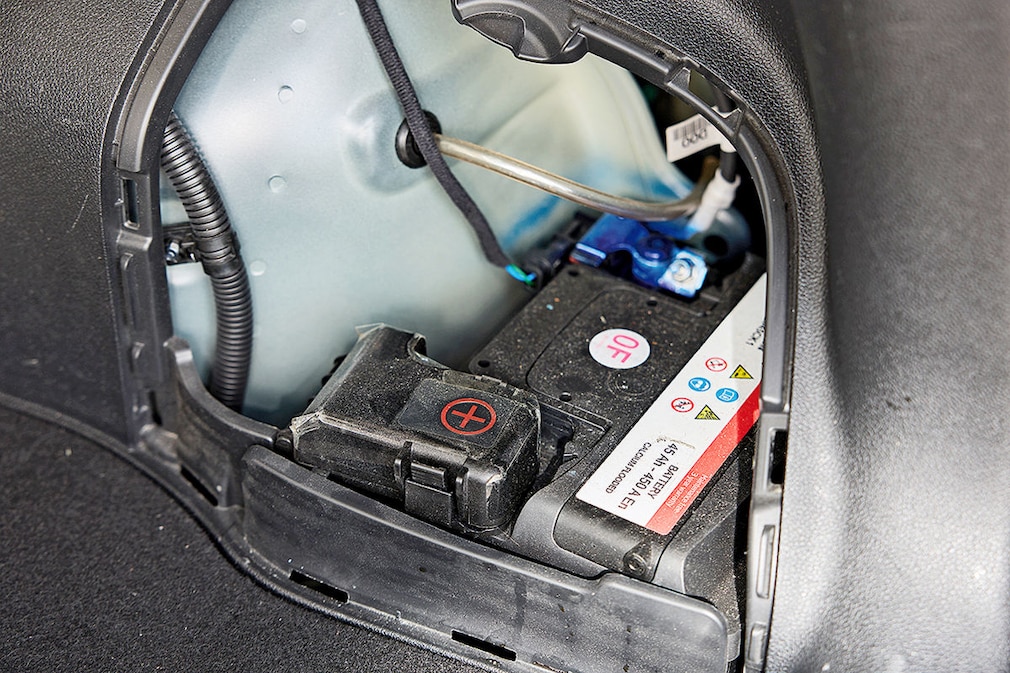 KIA_niro_CBO42-515746d02bd20e62.jpg?impolicy=leadteaser