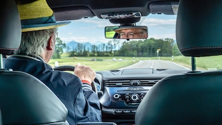 Was plant die EU für Senioren am Steuer, deren Führerschein abläuft?