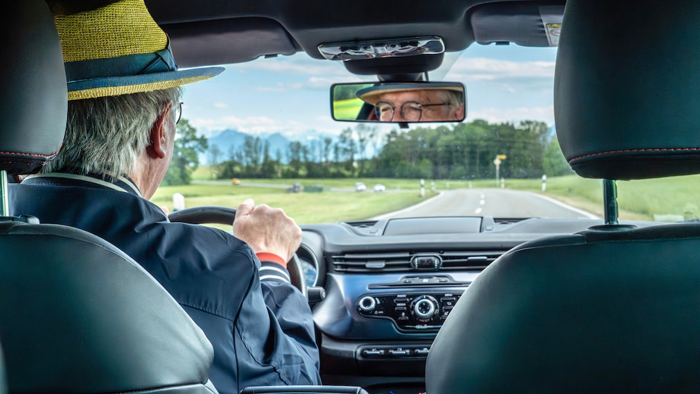 Was plant die EU für Senioren am Steuer, deren Führerschein abläuft?