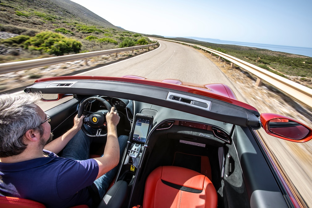 Ferrari Roma Spider