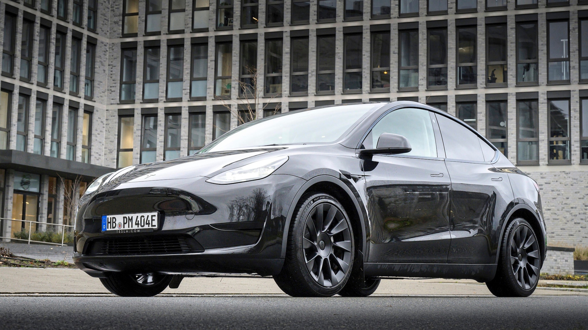 Stilvolle Tesla Model Y Versicherung Bild