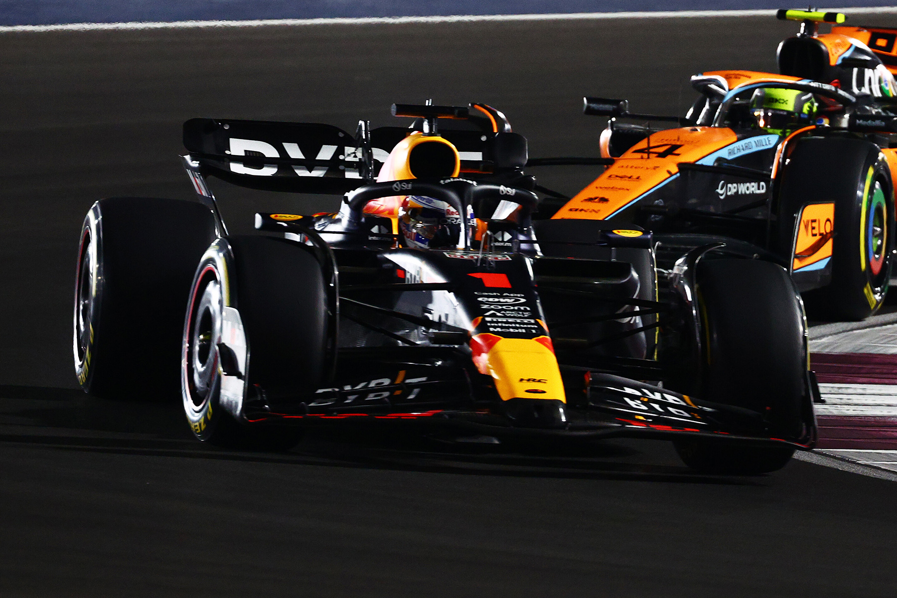 Formel 1 Perez crasht Verstappen zum Titel, Piastri gewinnt