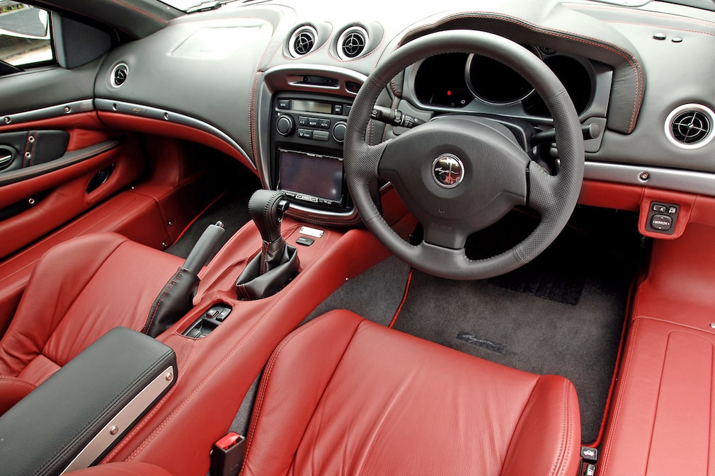 Mitsuoka Orochi V6