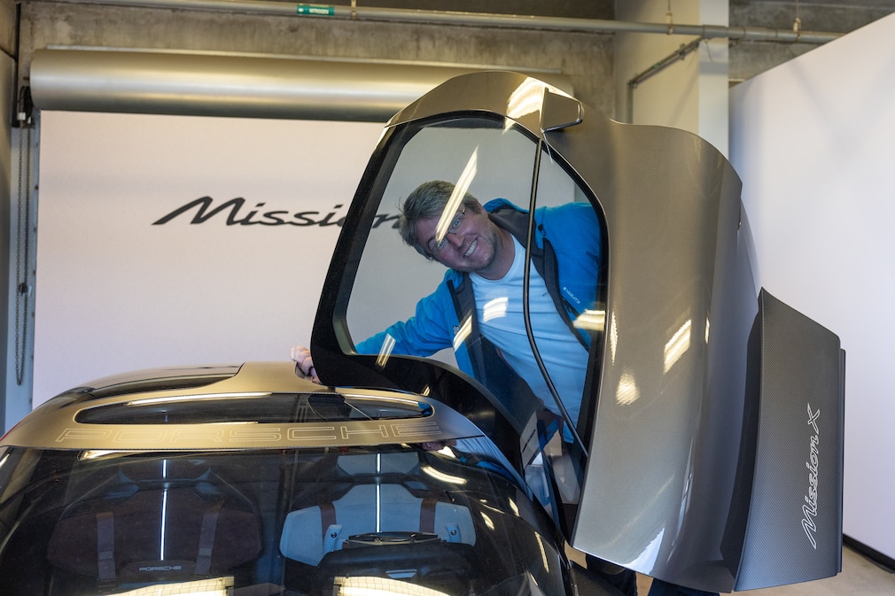 Porsche Mission X