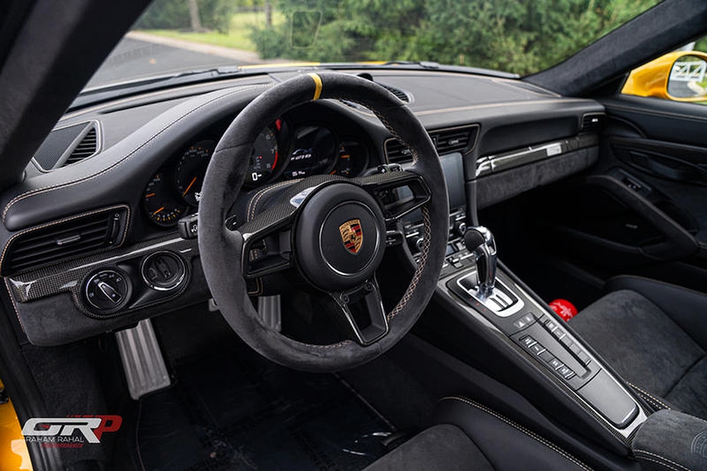 Porsche 911 GT2 RS 2018