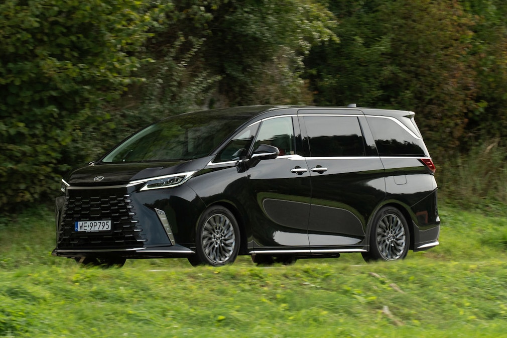 Lexus LM 350h