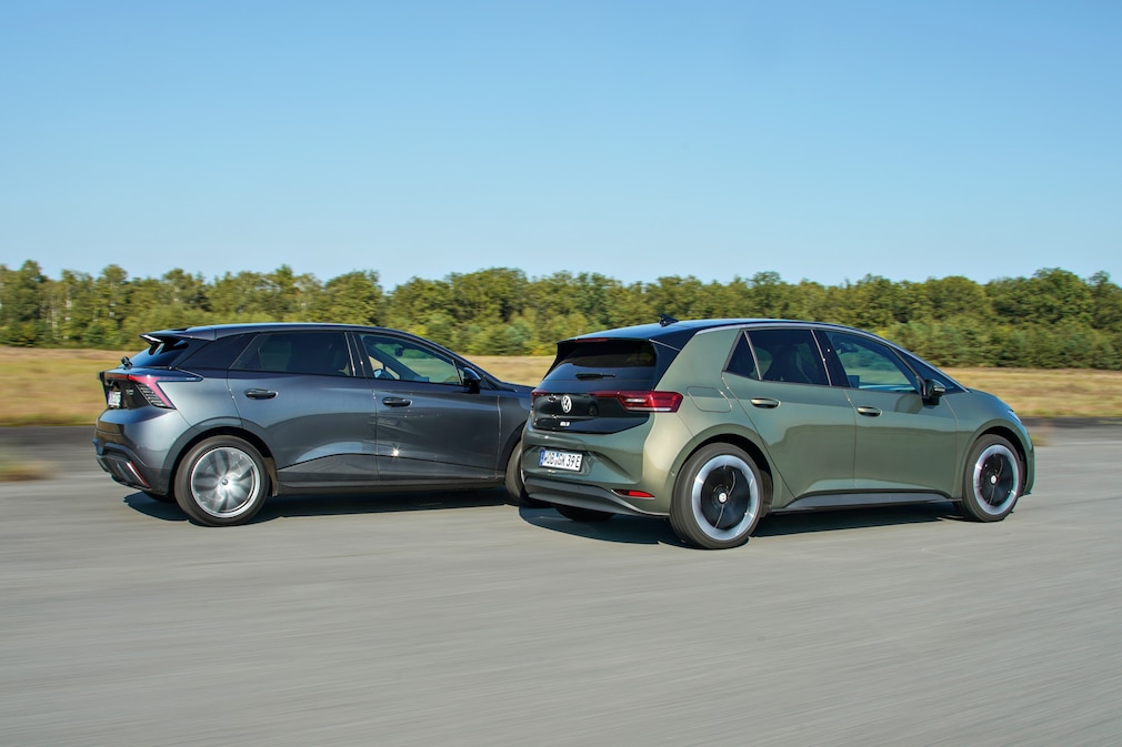 MG4 Electric (64 kWh) VW ID.3
