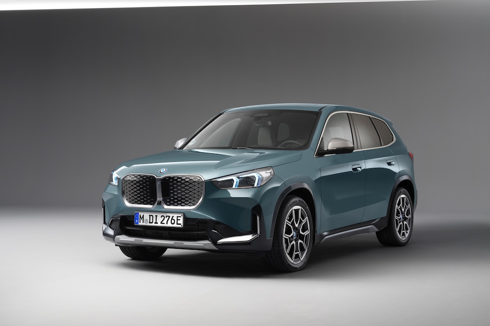 BMW iX1