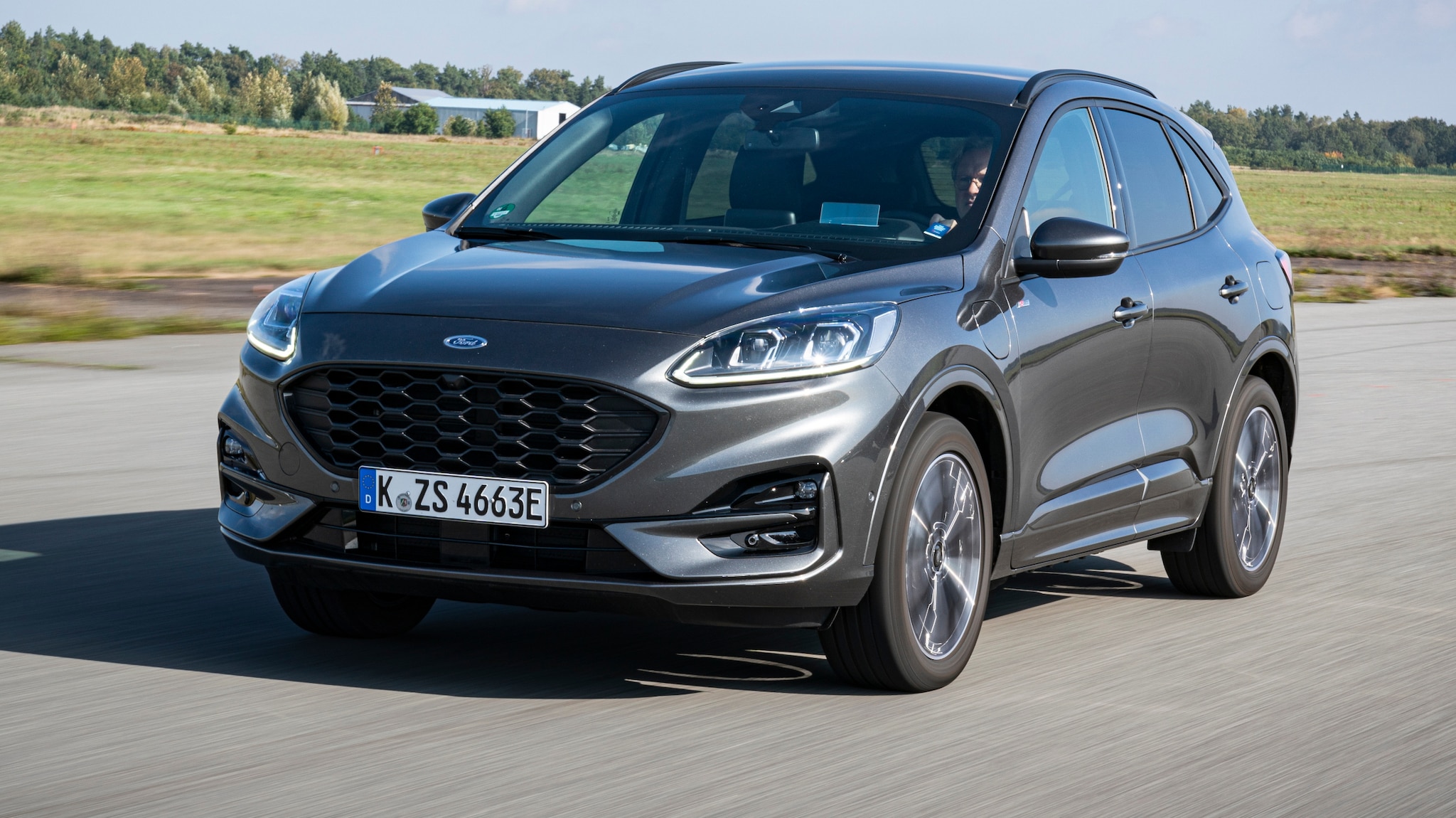 Das-Kompakt-SUV-Ford-Kuga-kaufen-und-knapp-13-000-Euro-sparen