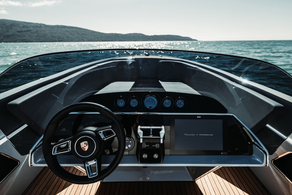 Frauscher x Porsche Fantom Air 860