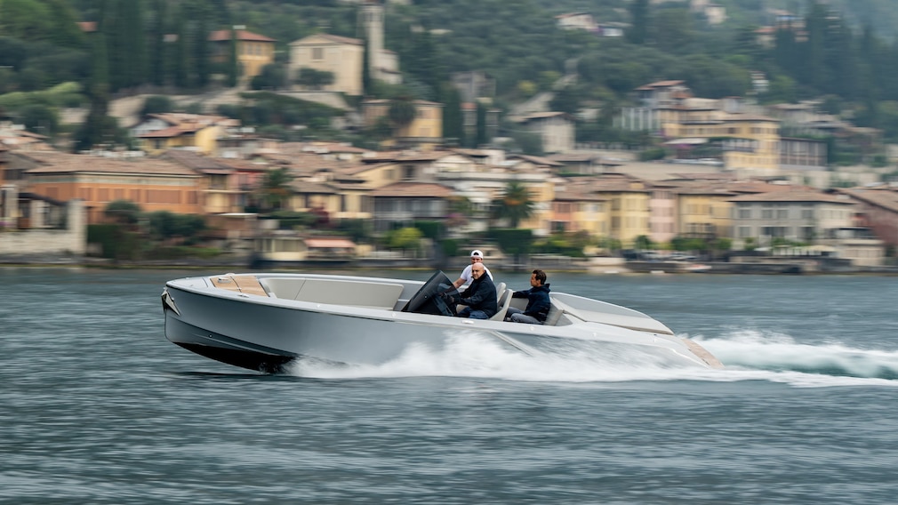 Frauscher x Porsche Fantom Air 850